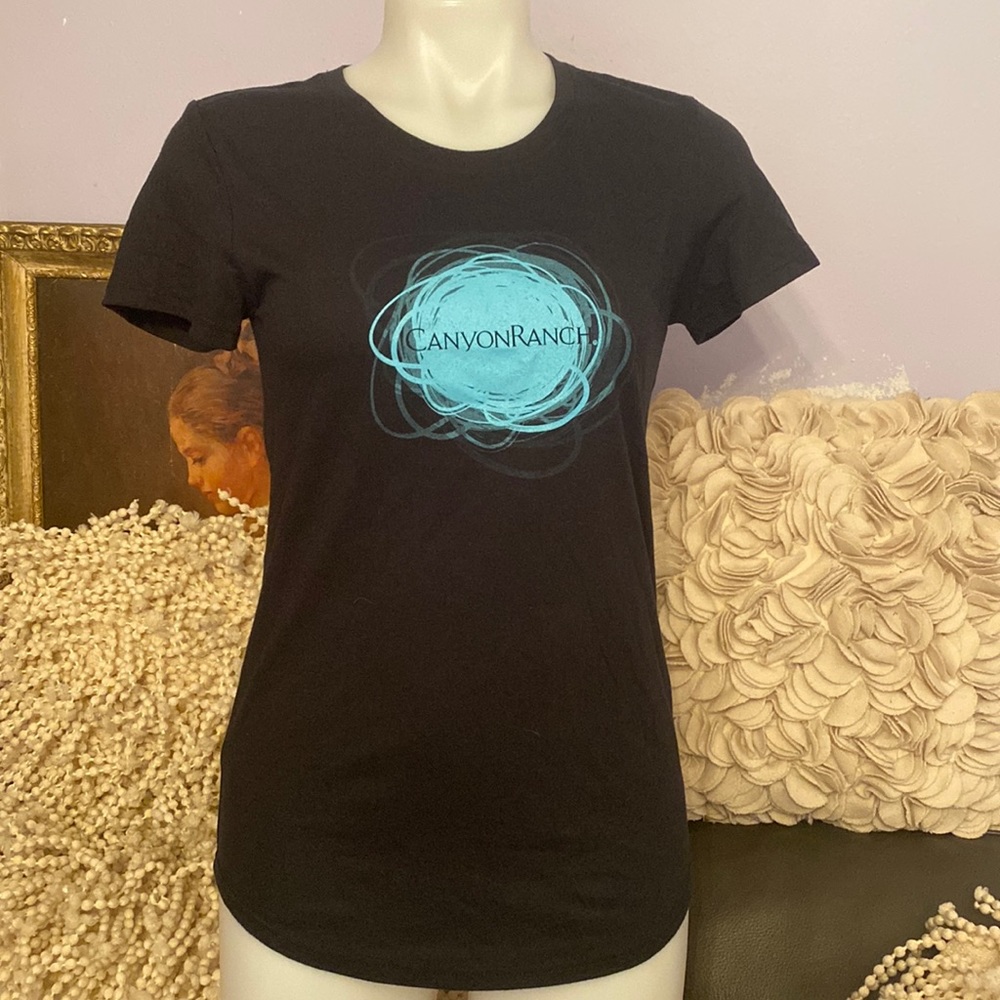 Women’s t-shirt size medium